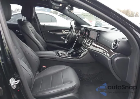 2017 Mercedes-Benz E 300 z USA, uszkodzony, nr VIN WDDZF4JB8HA221645